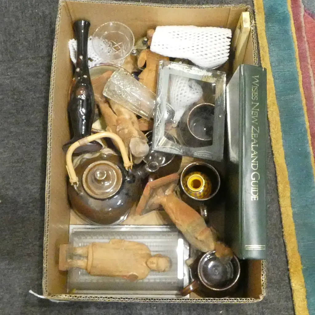 ASST. CERAMICS, ORIENTAL WOODEN FIGURES, VINTAGE LIGHT ETC Image 1++