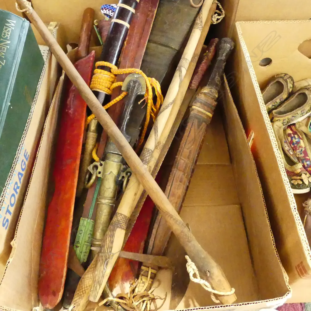 ASST. VINTAGE WEAPONS Image 1++