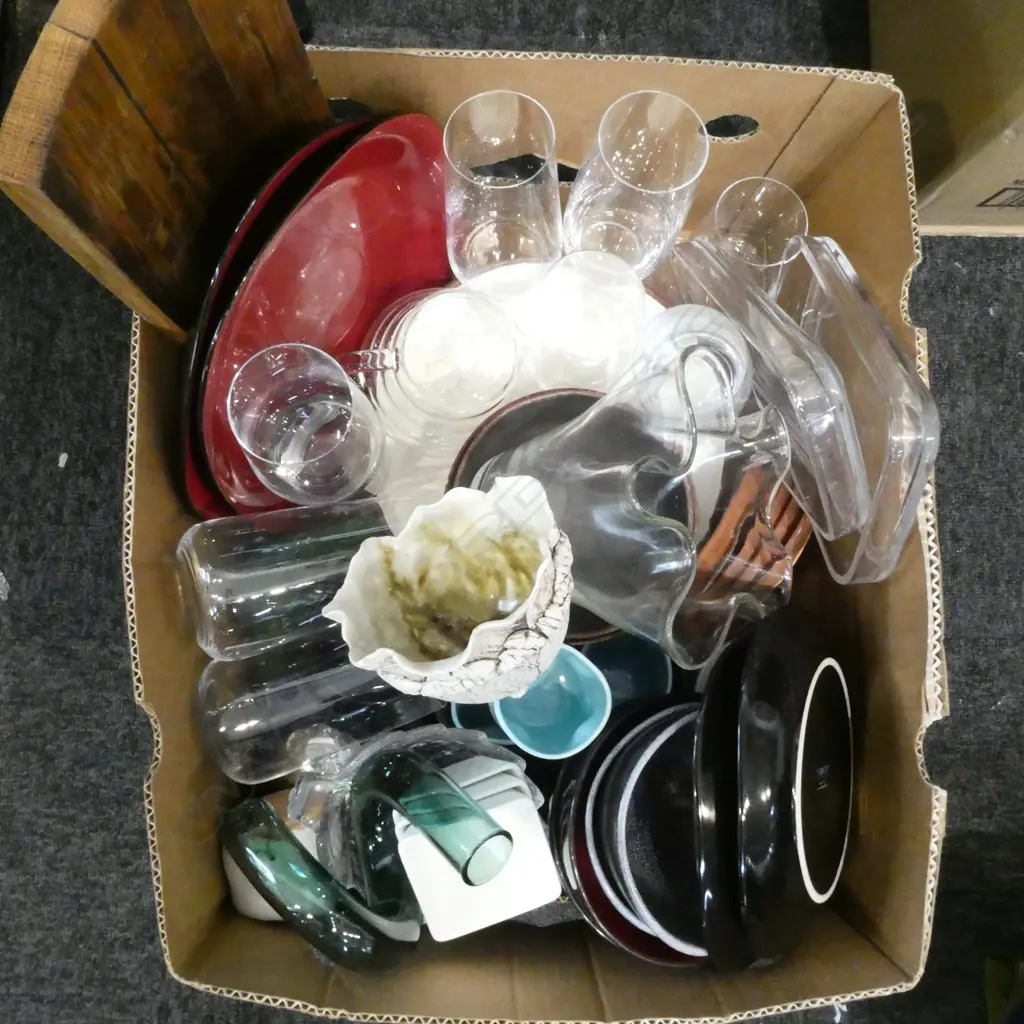 ASST. PLATES, GLASS, CERAMICS, etc Image 1++