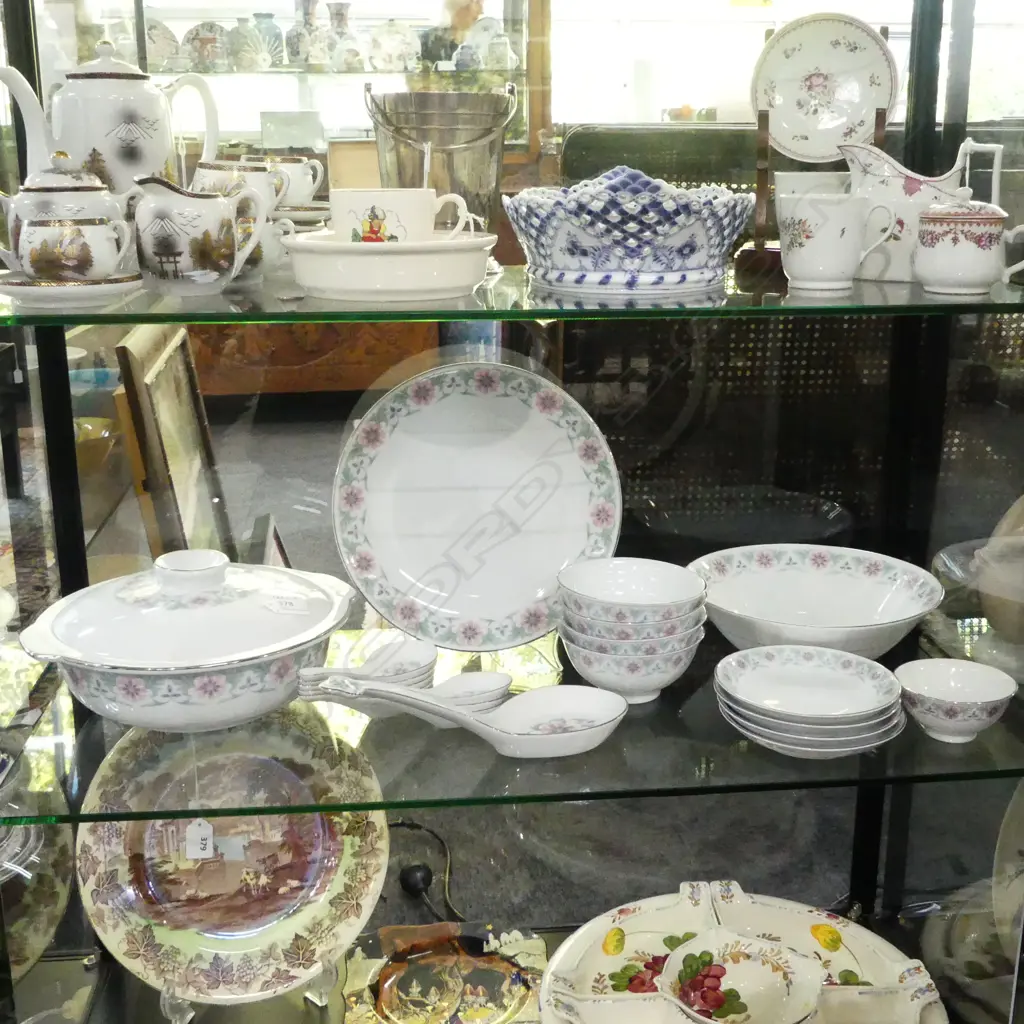 WHITE 'UNDERGLAZE' CHINA PART DINNER SERVICE  Image 1++