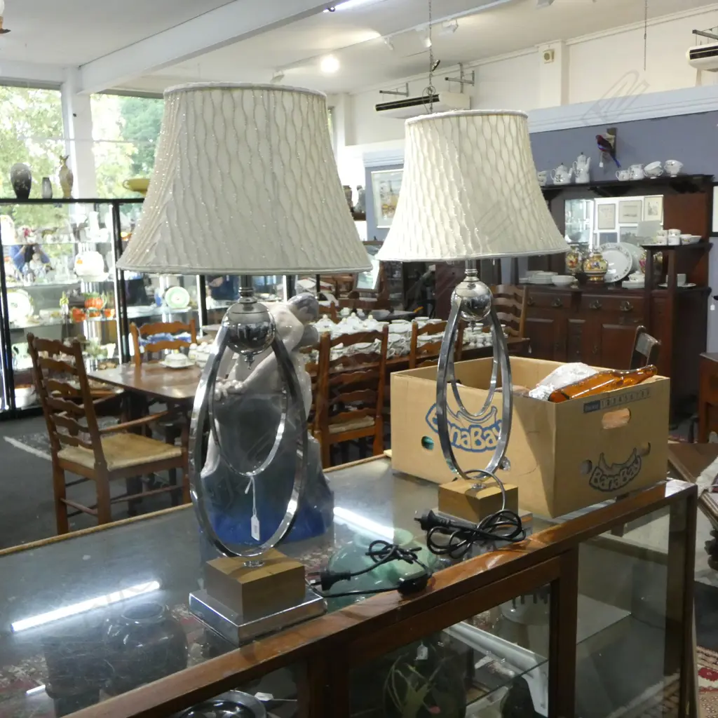 PR CHROME & WOOD TABLE LAMPS Image 1++