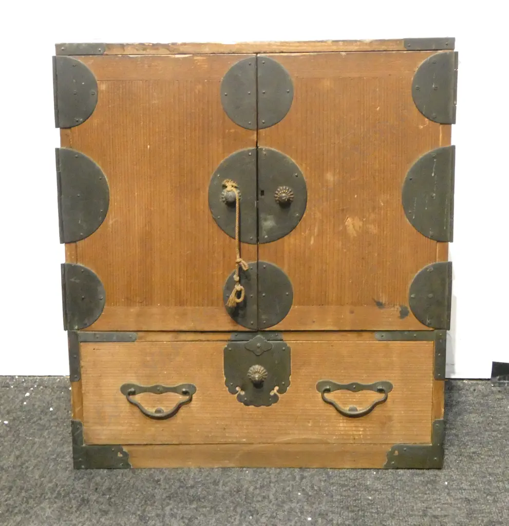 VINTAGE JAPANESE 7 DRAWER 2 DOOR COLLECTOR'S CHEST H.485mm Image 1++