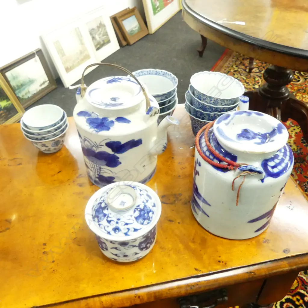 2 B/W ORIENTAL TEA POTS + LIDDED CONTAINER & 12 TEA BOWLS (minor chips) Image 1++