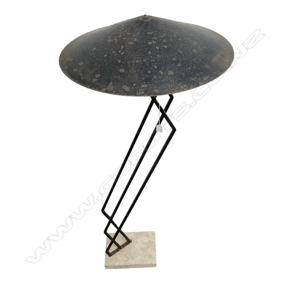 AN AMERICAN METAL NON LA STANDARD LAMP WORKING SOME RUST TO SHADE H 1440 MM Image 1++