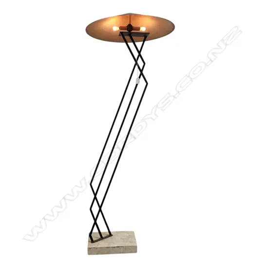 AN AMERICAN METAL NON LA STANDARD LAMP WORKING SOME RUST TO SHADE H 1440 MM