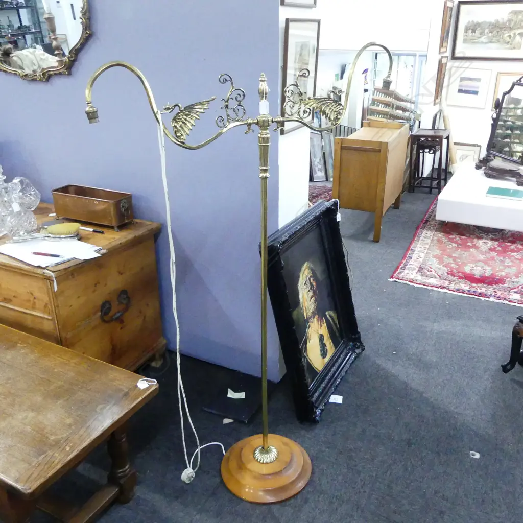 BRASS STANDARD LAMP Image 1++