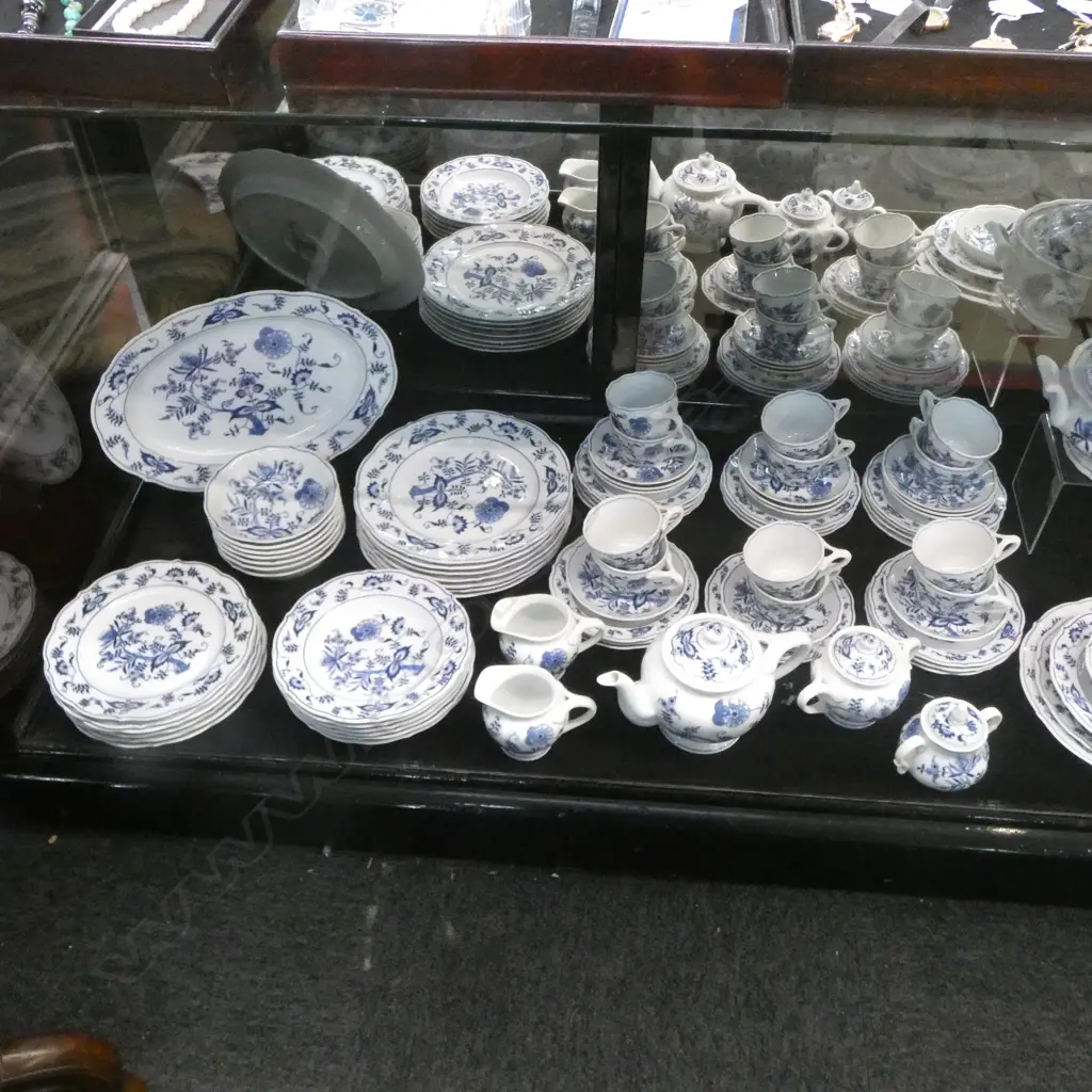 BLUE DANUBE DINNER SERVICE  (LARGE SET) Image 1++