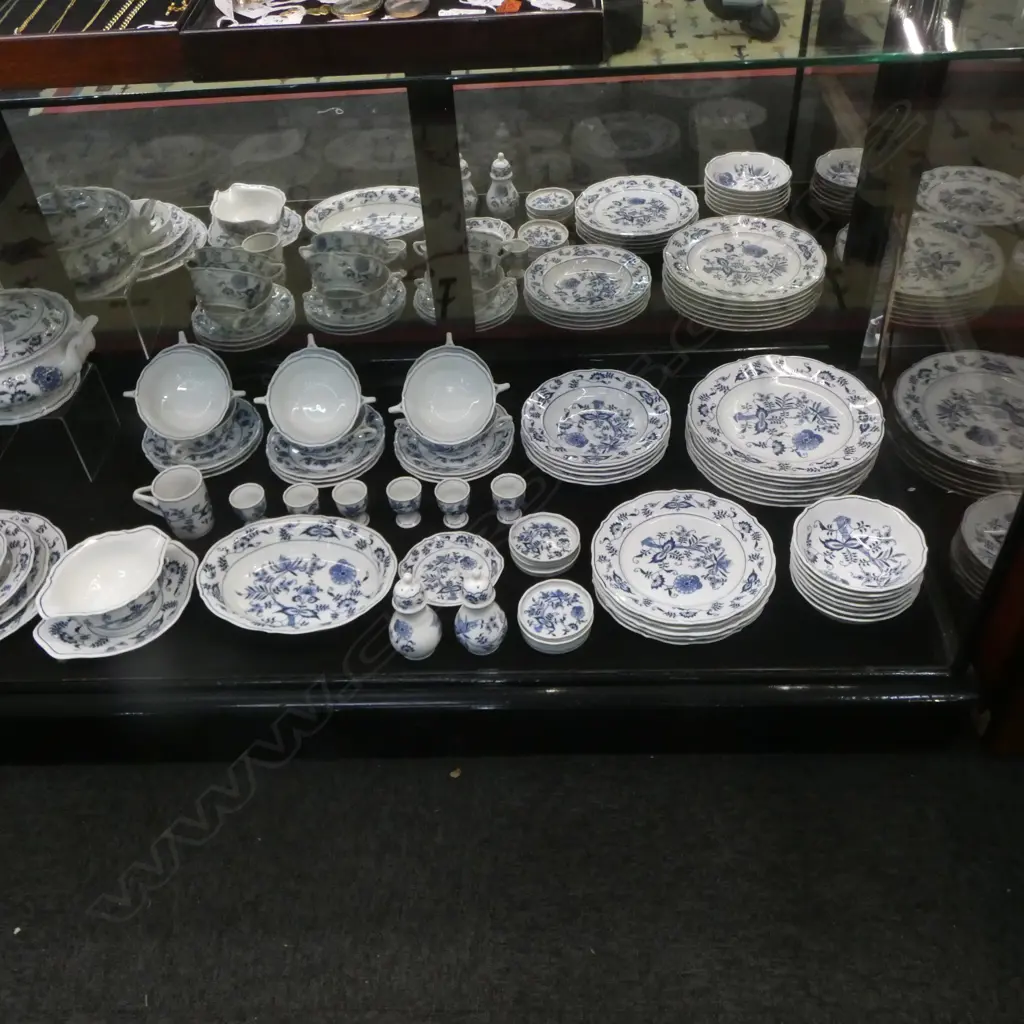 BLUE DANUBE DINNER SERVICE  (LARGE SET) Image 1++