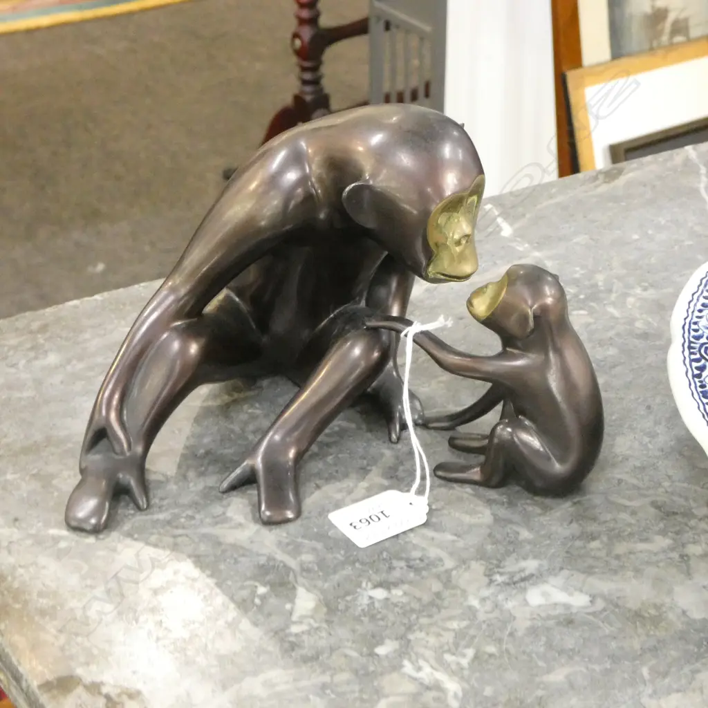 LOET VANDERVEEN BRONZE MONKEY MOTHER & CHILD, SIGNED 637/750, H.135mm Image 1++