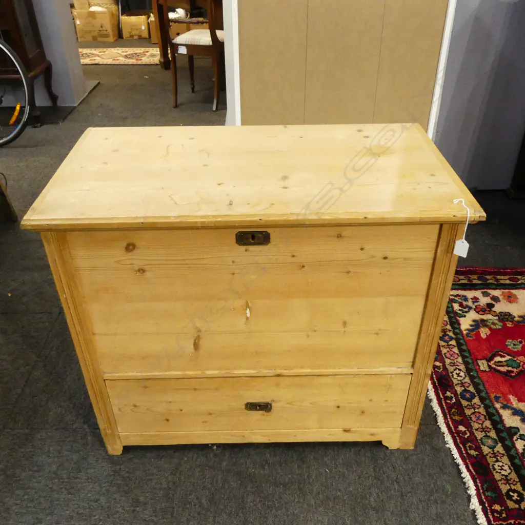 PINE TRUNK WITH DRAWER (MARKED) 850x430x730mm Image 1++