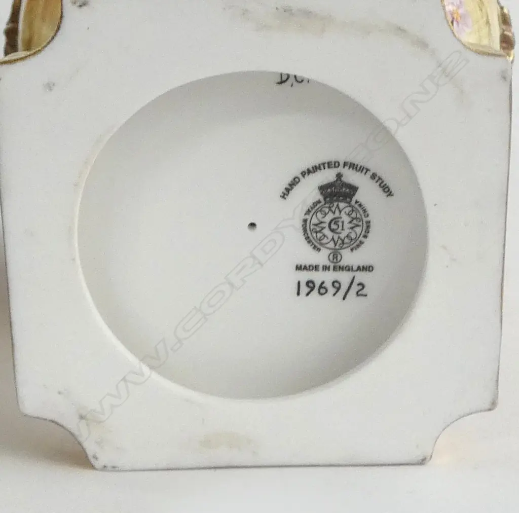 PR MODERN ROYAL WORCESTER HANDPAINTED URNS, SIGNED BY S. WOOD H.315mm Image 1++