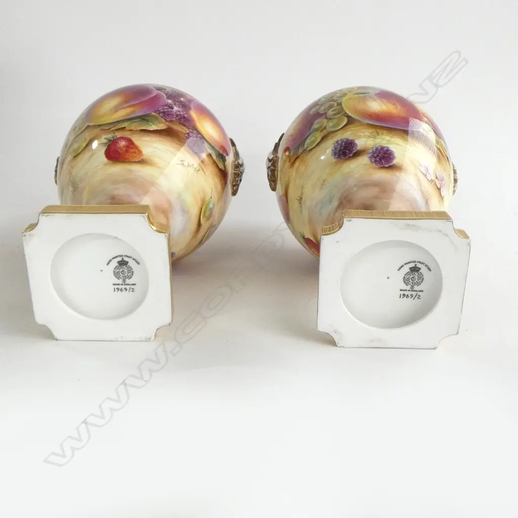 PR MODERN ROYAL WORCESTER HANDPAINTED URNS, SIGNED BY S. WOOD H.315mm Image 1++