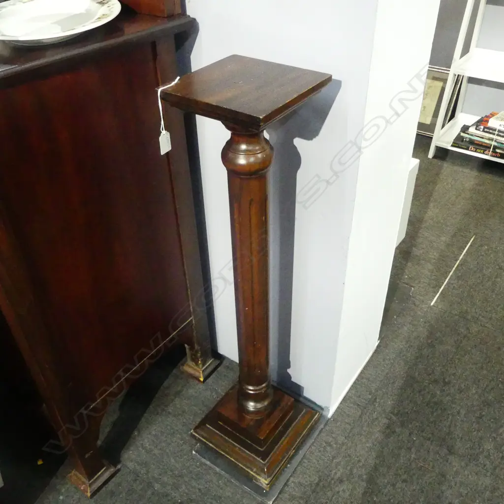 WOODEN PLANT STAND H.920mm Image 1++