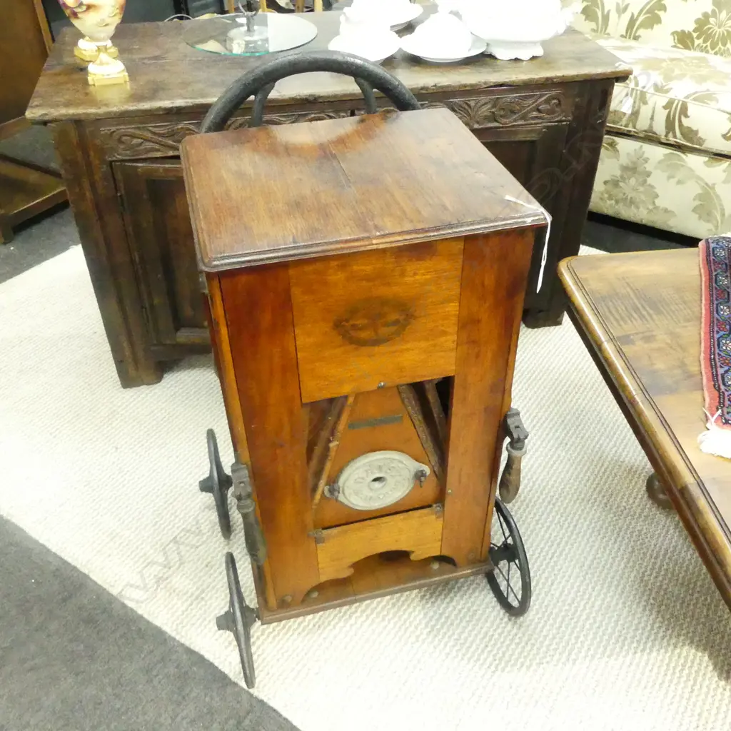 ANTIQUE VACUUM CLEANER 'THE DAISY' H.905mm Image 1++
