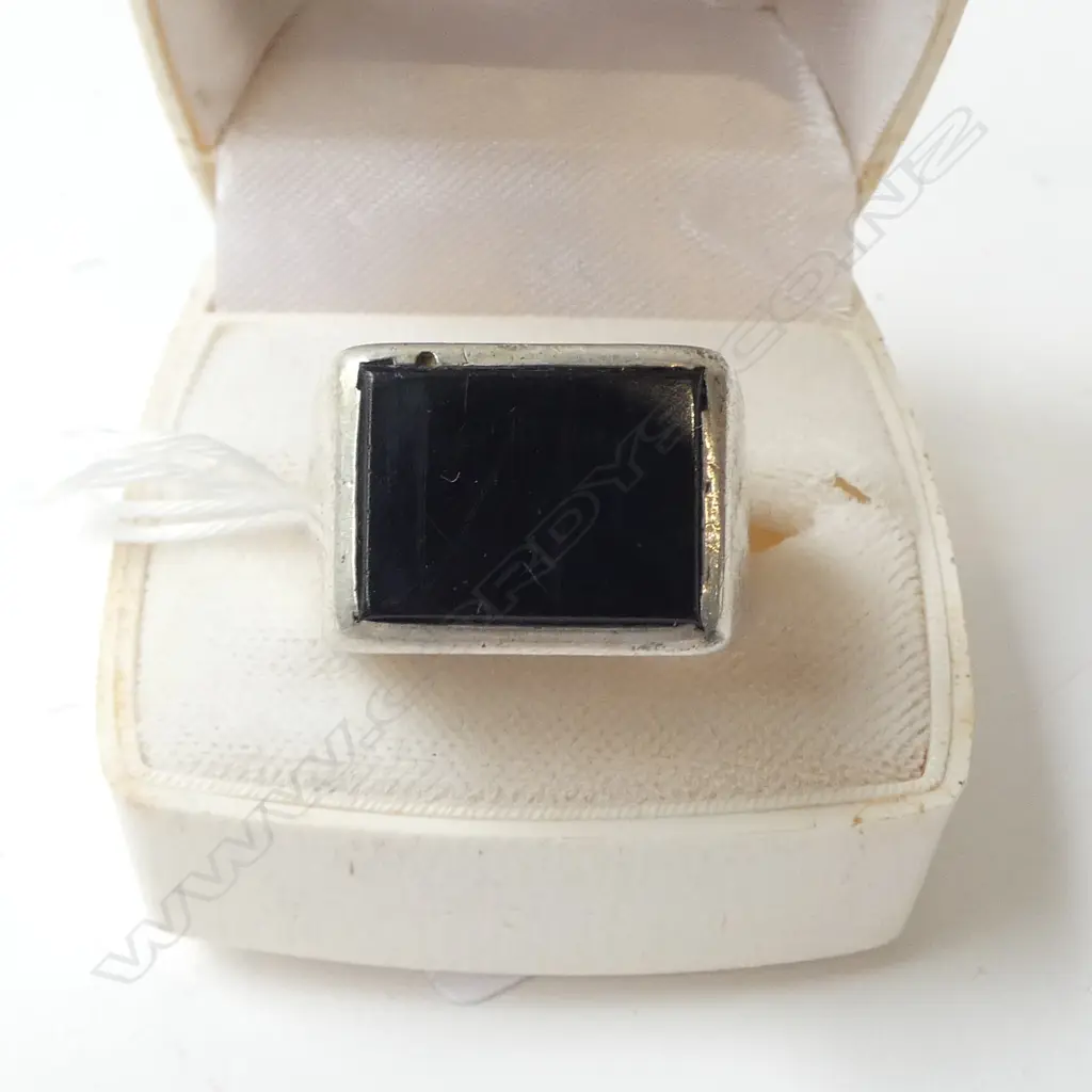 S/SILVER & ONYX GENTS RING  Image 1++