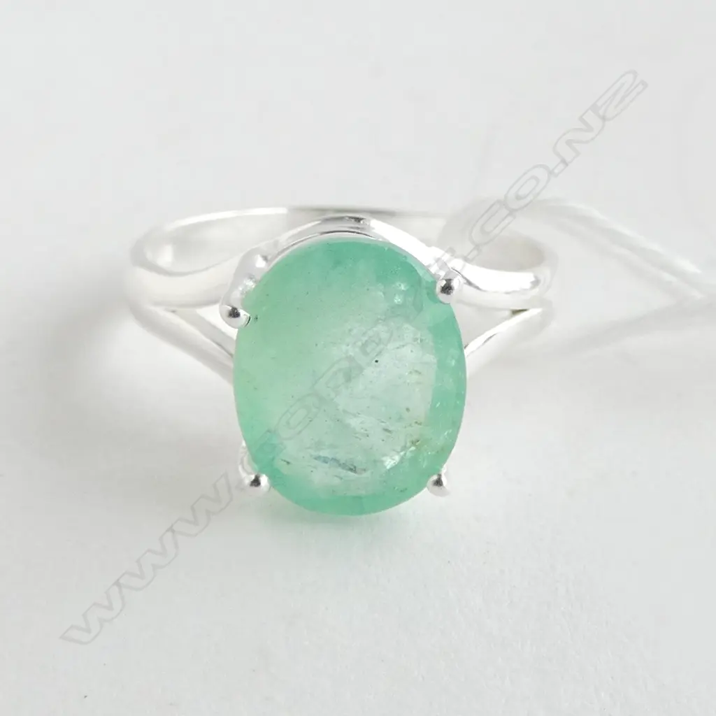SILVER SET EMERALD RING Image 1++