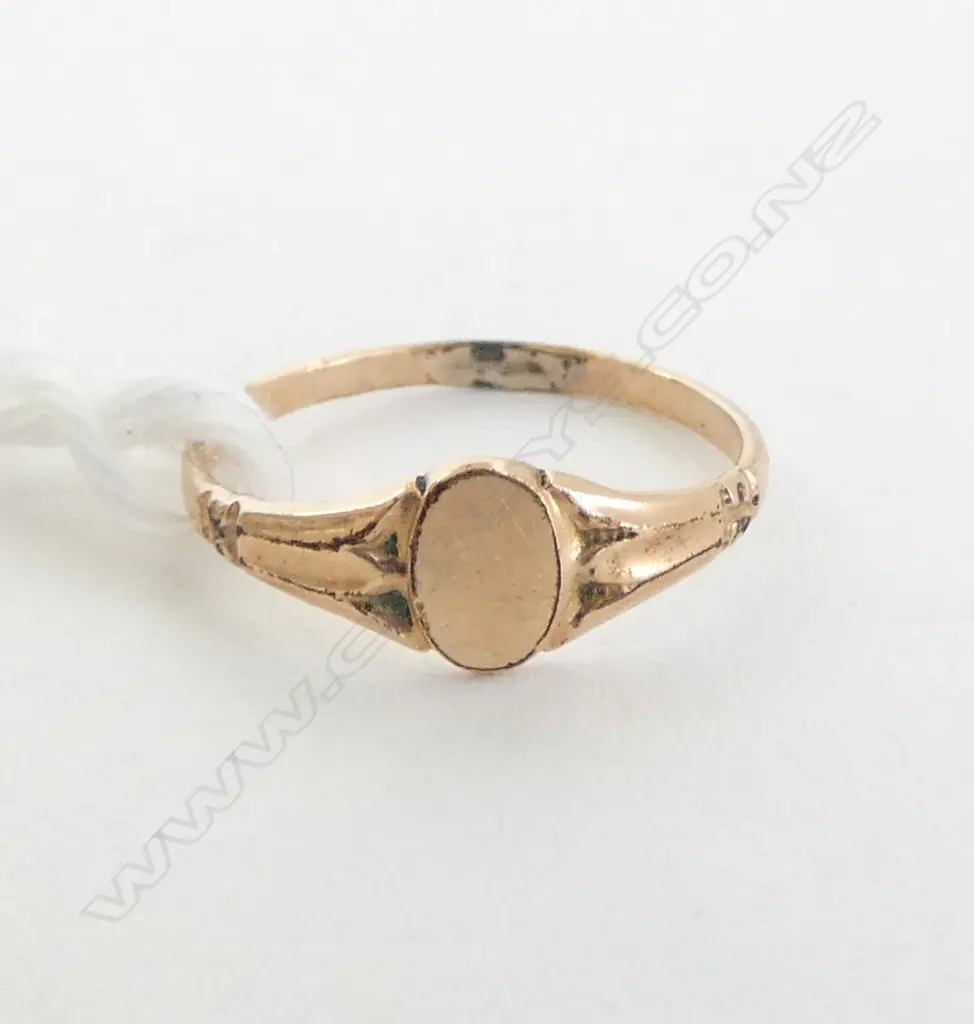 ANTIQUE GOLD BABIES SIGNET RING 0.4grms Image 1++