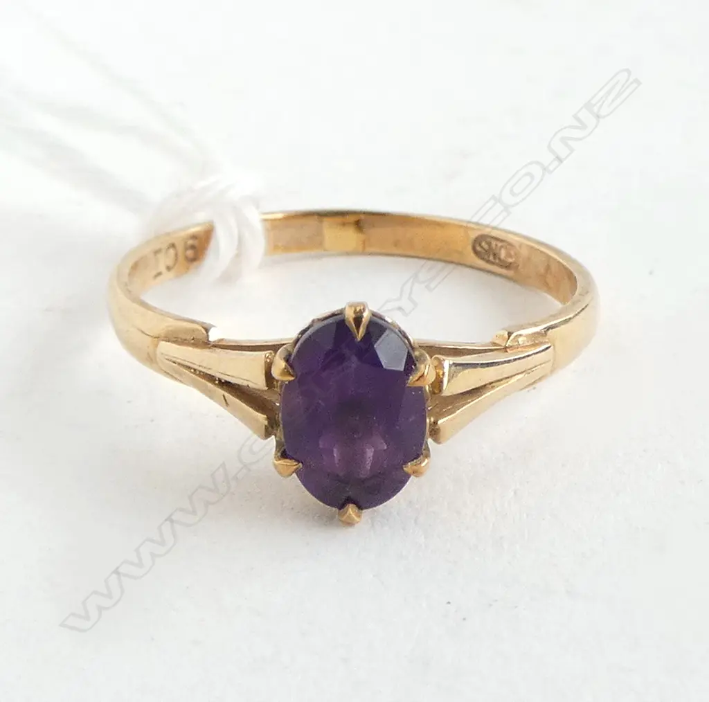 9ct GOLD AMETHYST RING 1.84gms SIZE P Image 1++
