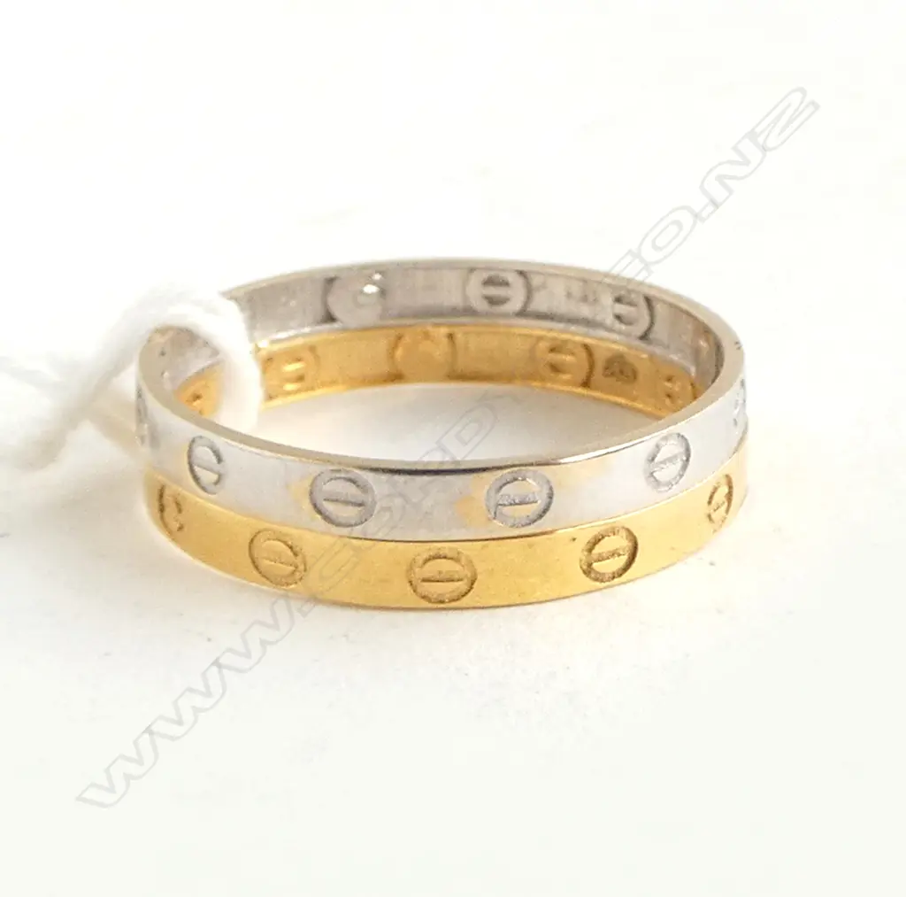 18CT YELLOW AND WHITE GOLD RING 1.87gm SIZE R Image 1++
