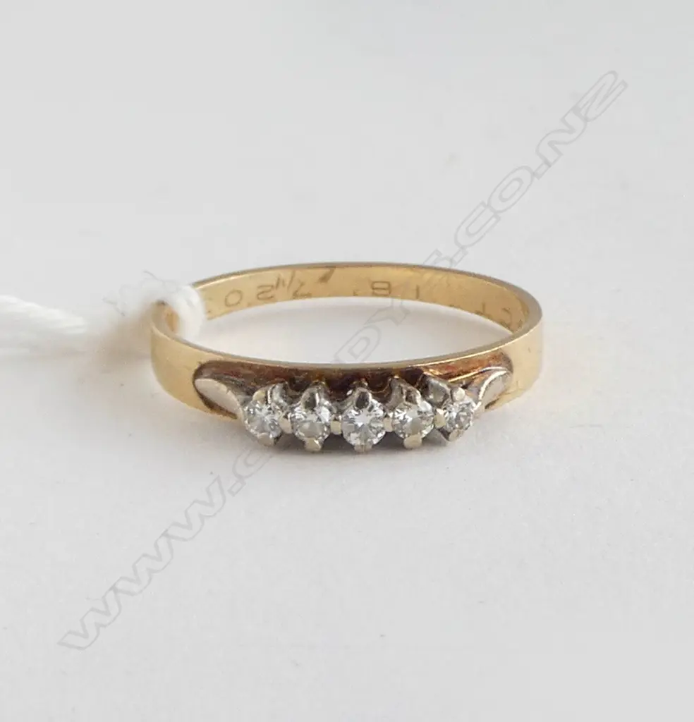 9ct GOLD 5 STONE DIAMOND RING 1.78gms SIZE P Image 1++