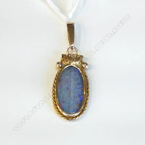 9CT OPAL DOUBLET PENDANT, 2.7grms