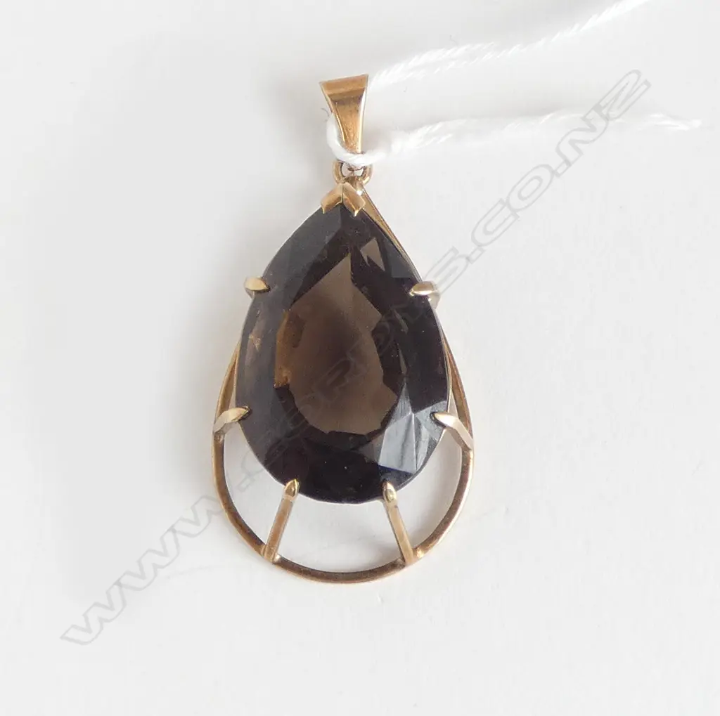 9ct GOLD RETRO LGE SMOKEY QUARTZ PENDANT wide plain basket mount 8gms Image 1++