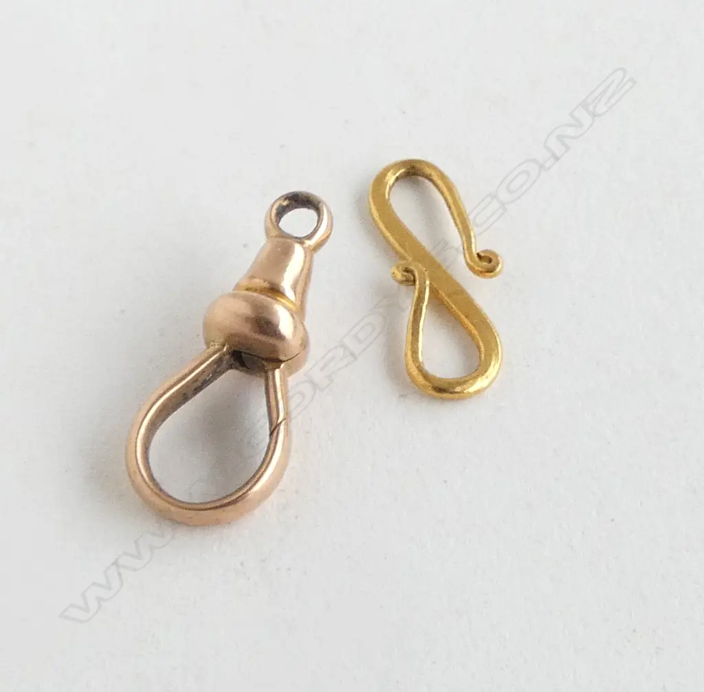 9ct ROSE GOLD 'DOG' CLIP  for a fob chain 1.4gms + 22ct chain S-CLIP 0.6gms Image 1++