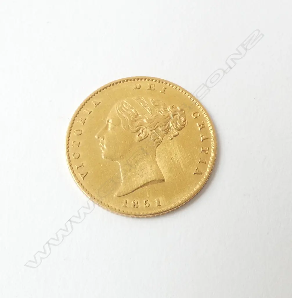 1851 UK HALF SOVEREIGN Image 1++