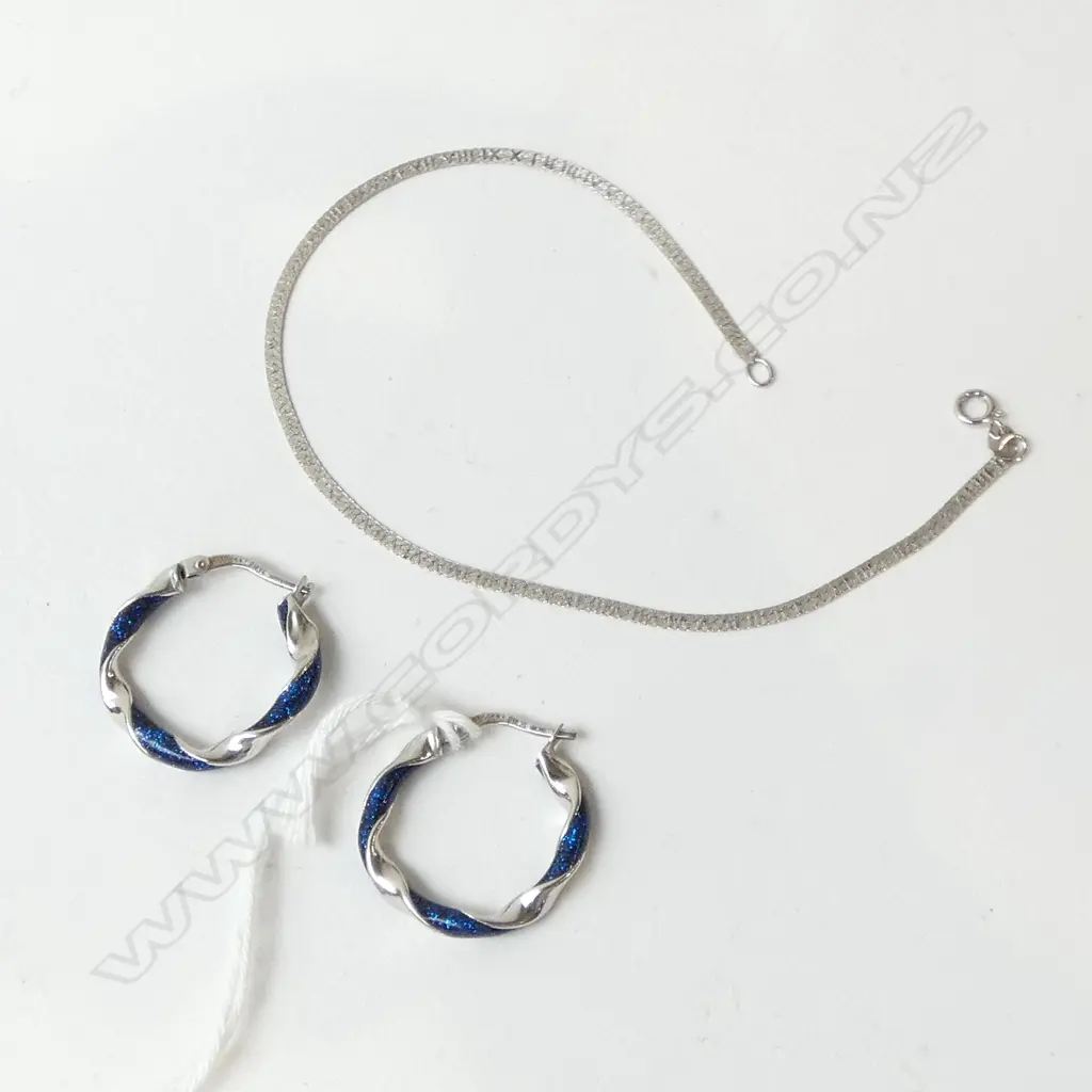 PR 14CT WG & ENAMEL HOOP EARRINGS 1.4grms + 18CT WG BRACELET 1.3grms Image 1++