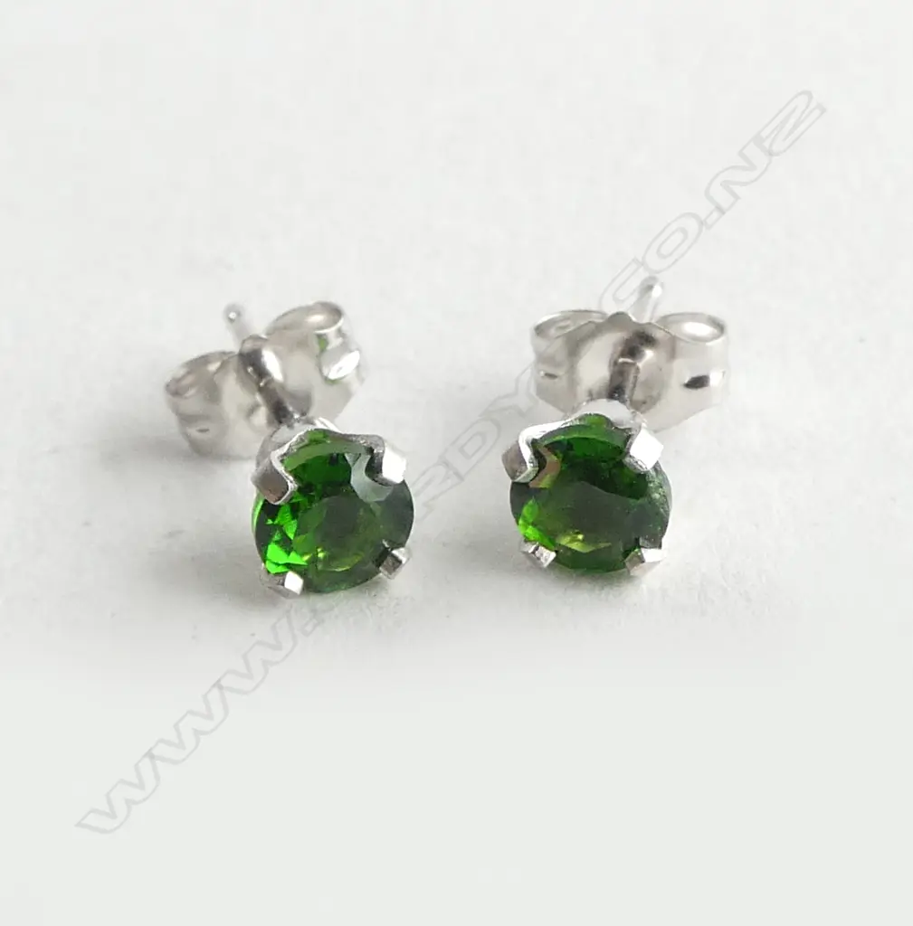 14CT CHROME DIOPSIDE STUD EARRINGS Image 1++