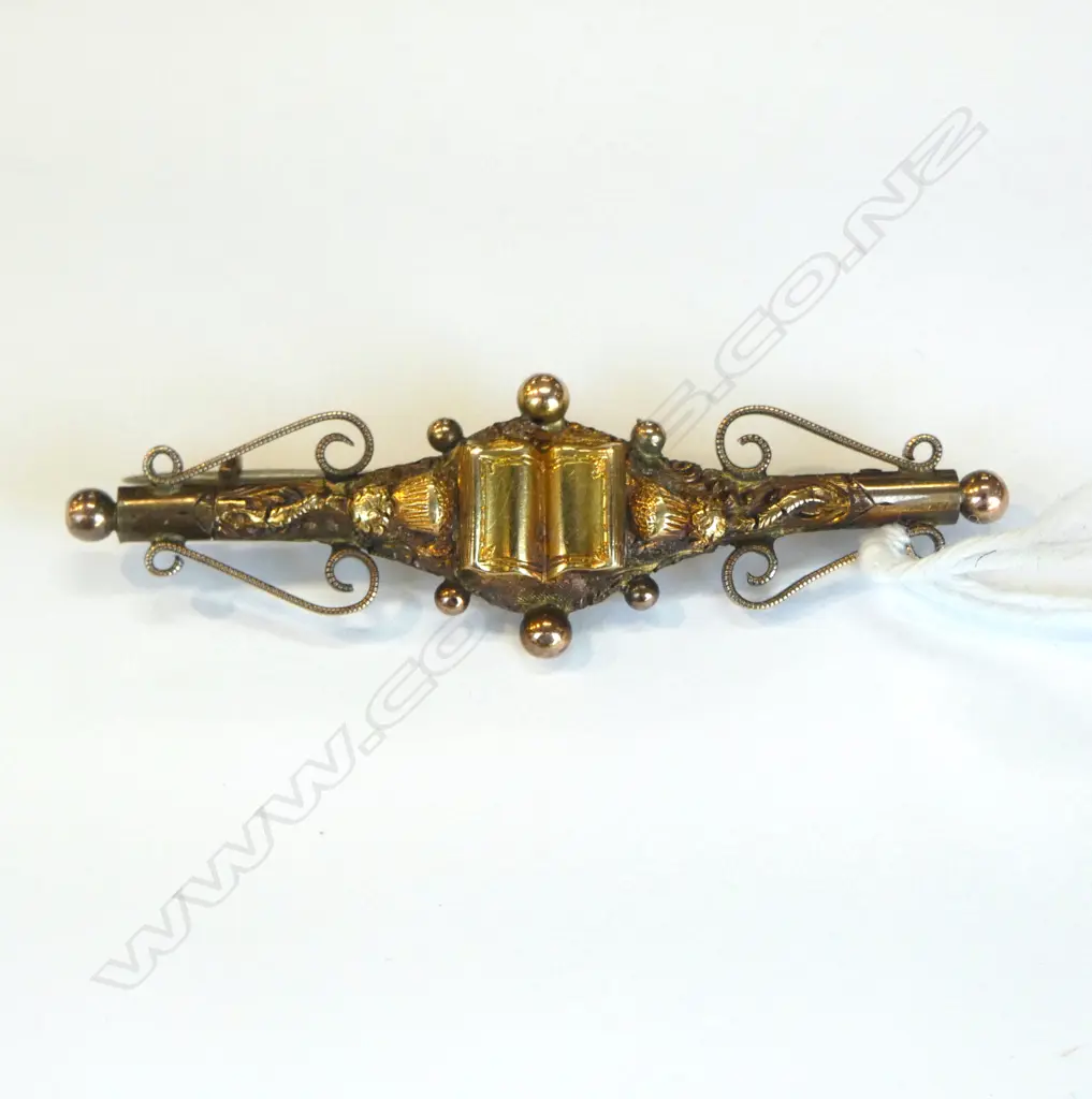VICTORIAN GOLD BAR BROOCH, 8.4grms testing 14ct by John Hislop of Dunedin, (active 1868-1906) Image 1++