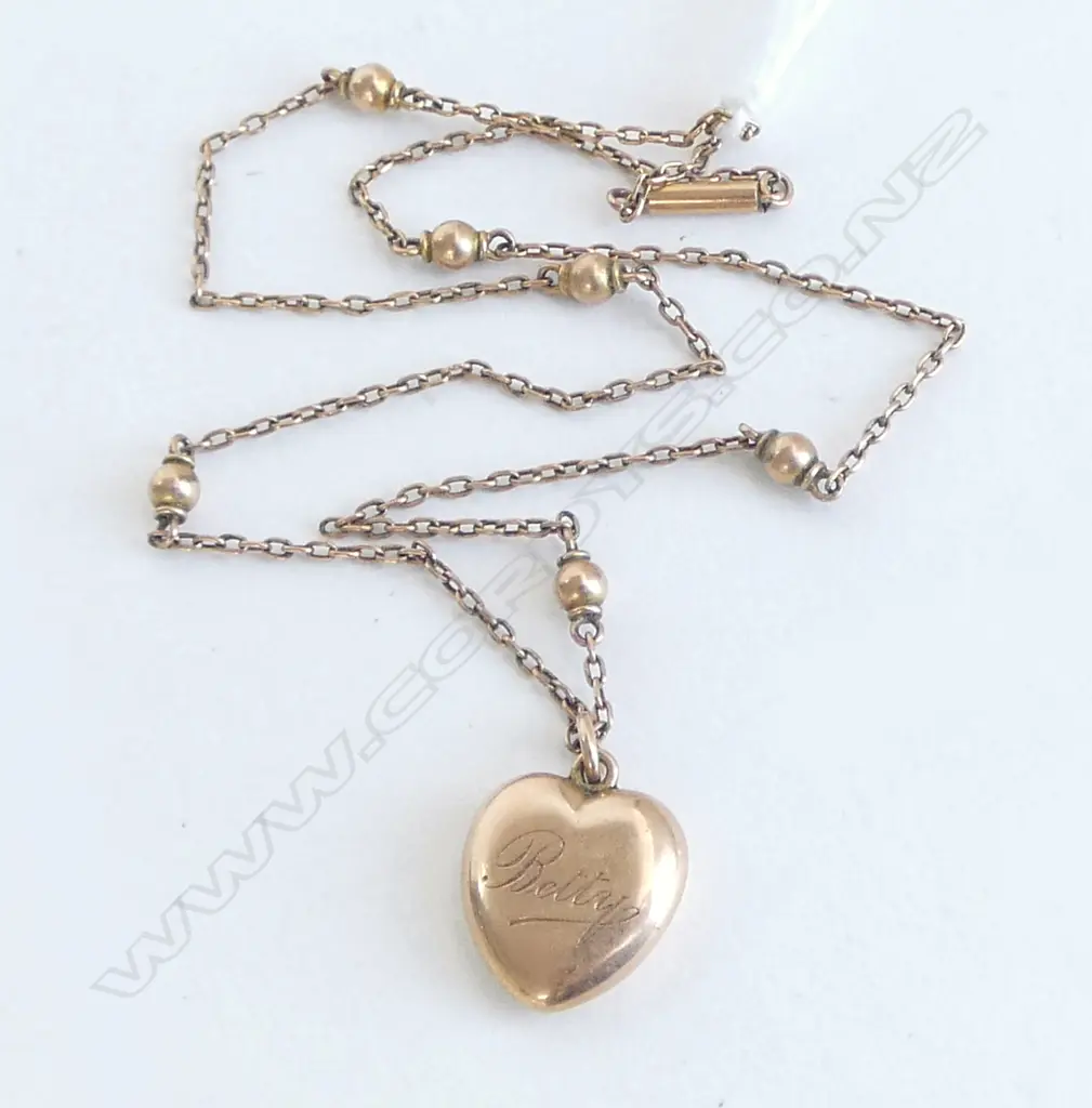9ct GOLD HEART PENDANT NECKLACE bead detail L.380mm 4.69gms Image 1++