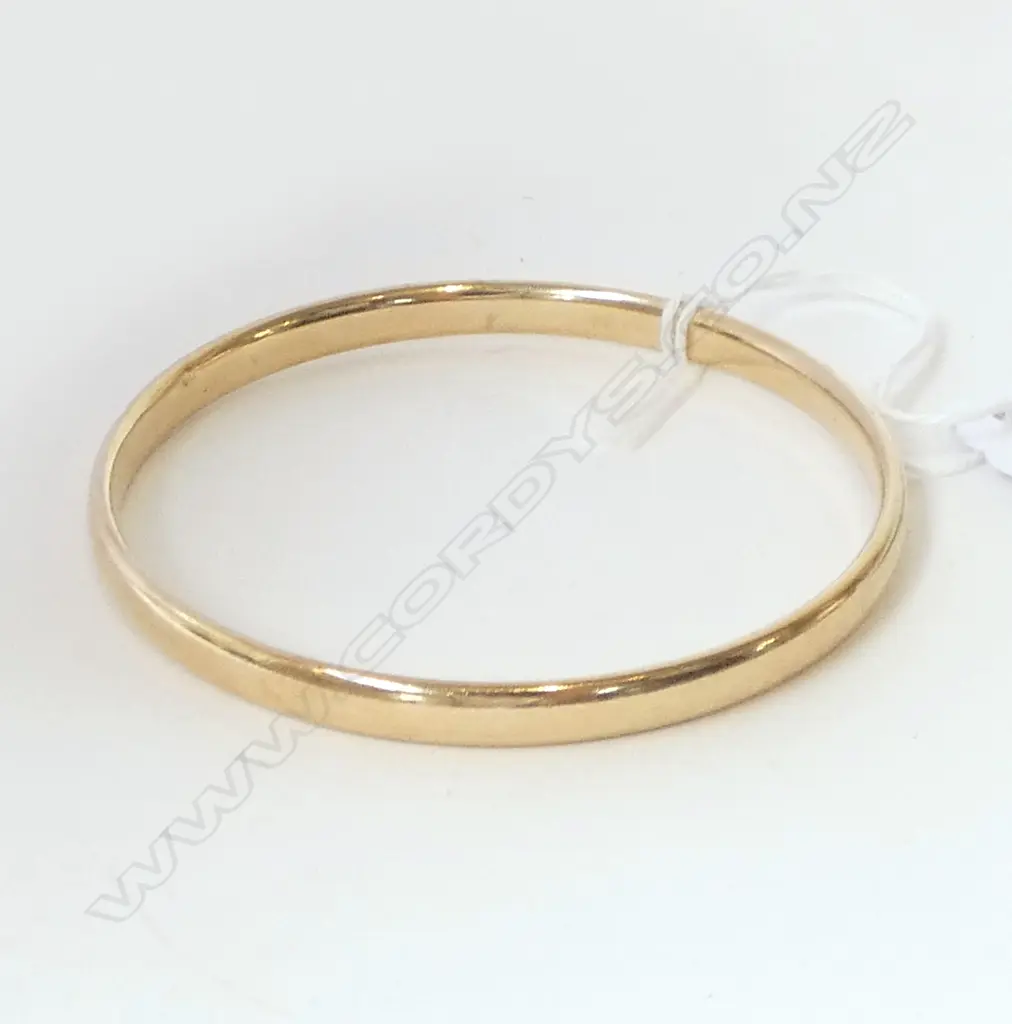 9ct HOLLOW BANGLE 9.8gm Image 1++