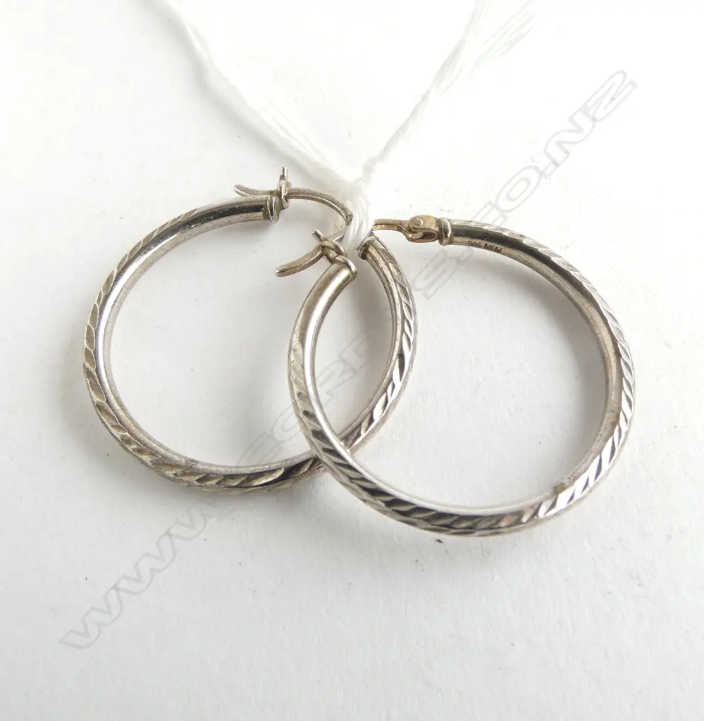 PAIR OF MICHAEL HILL SILVER EARRINGS Image 1++