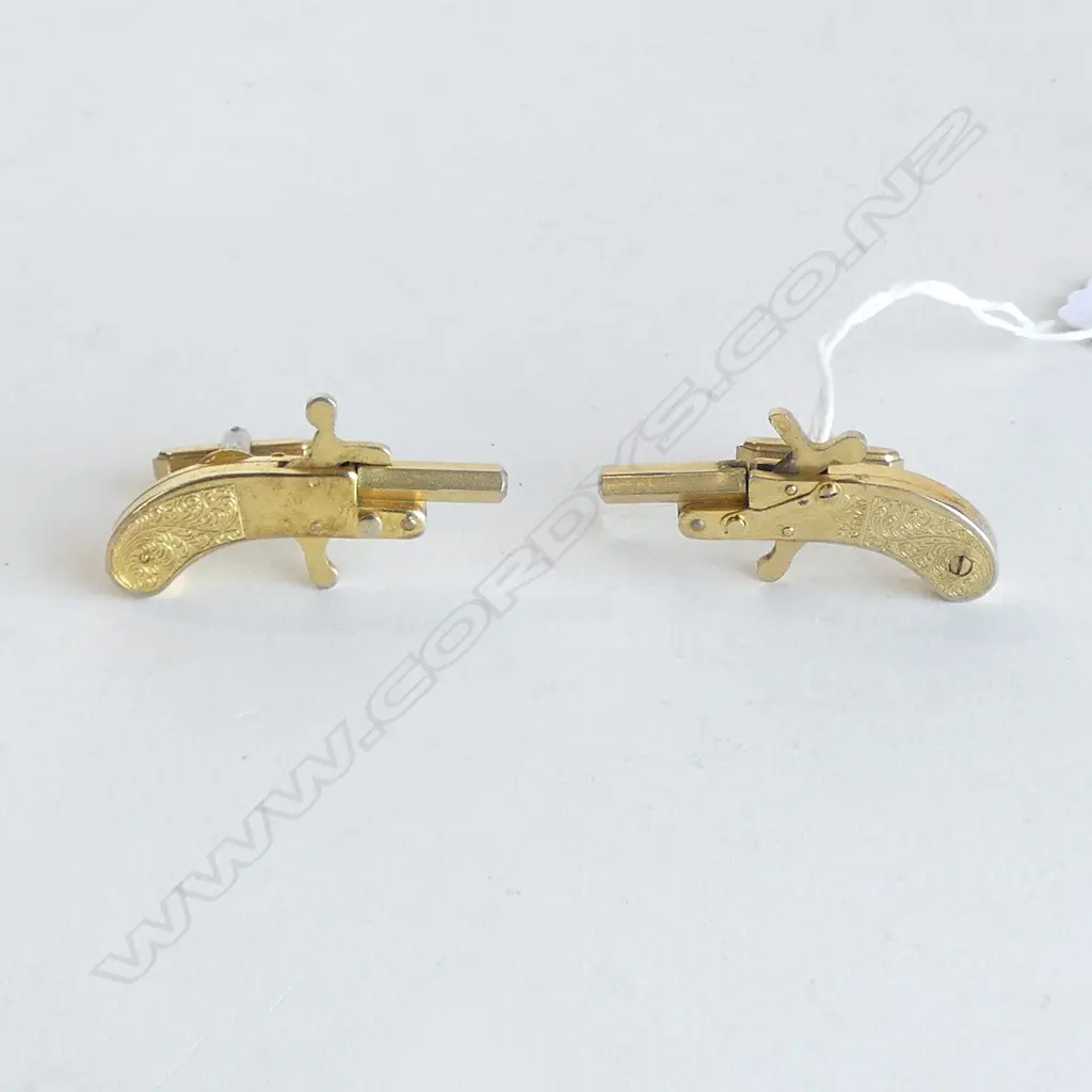PAIR ANTIQUE STYLE FLINTLOCK PISTOL CUFFLINKS Image 1++