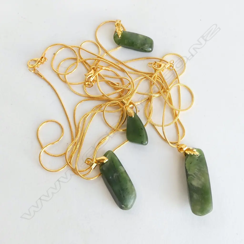 4 GP GREENSTONE PENDANT NECKLACES Image 1++