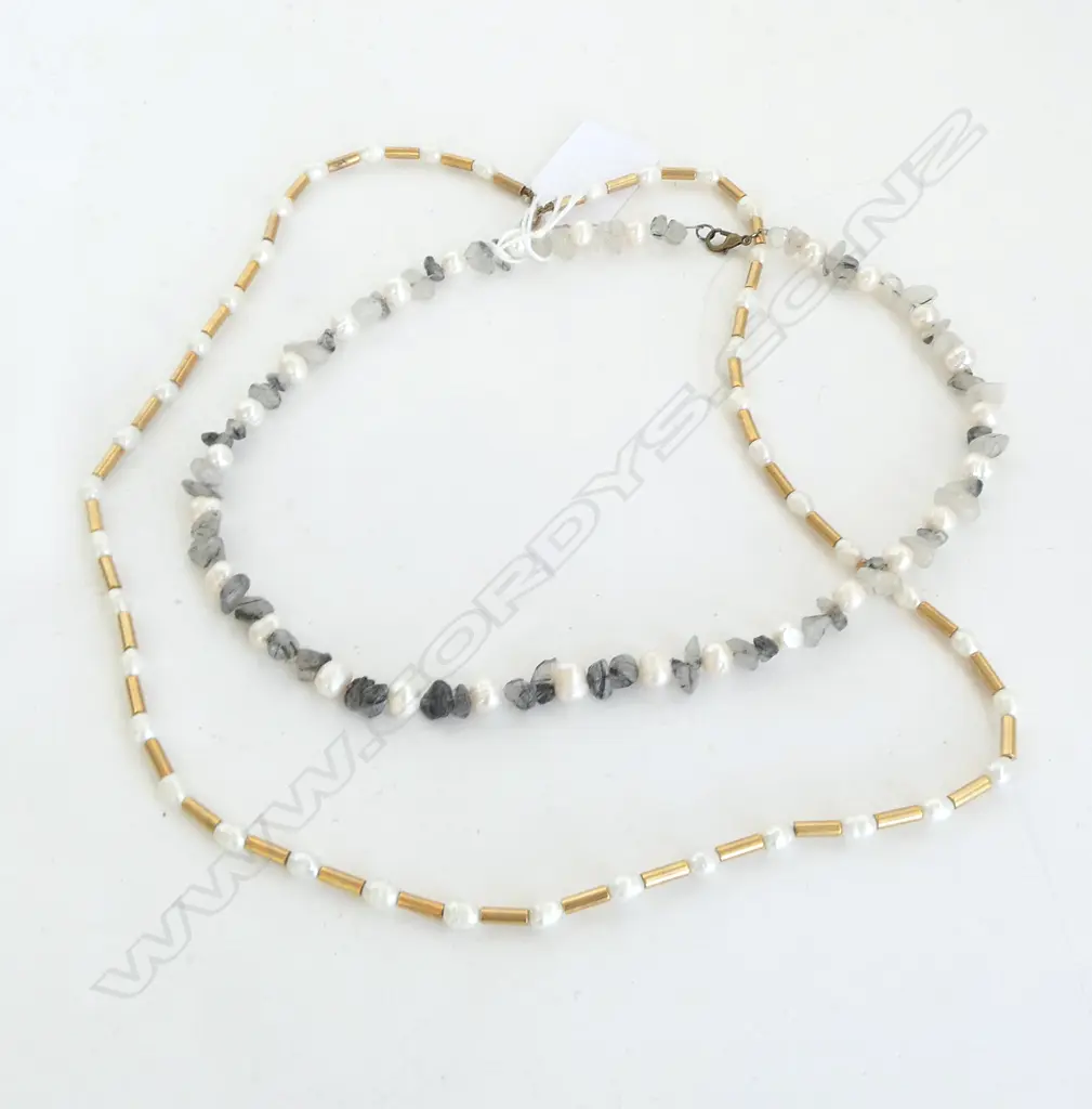 2 PEARL NECKLACES Image 1++