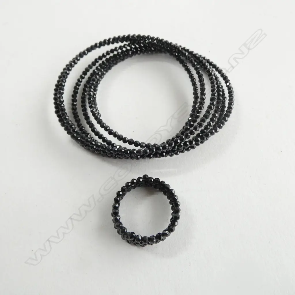 BLACK SPINEL RING AND BRACELET Image 1++