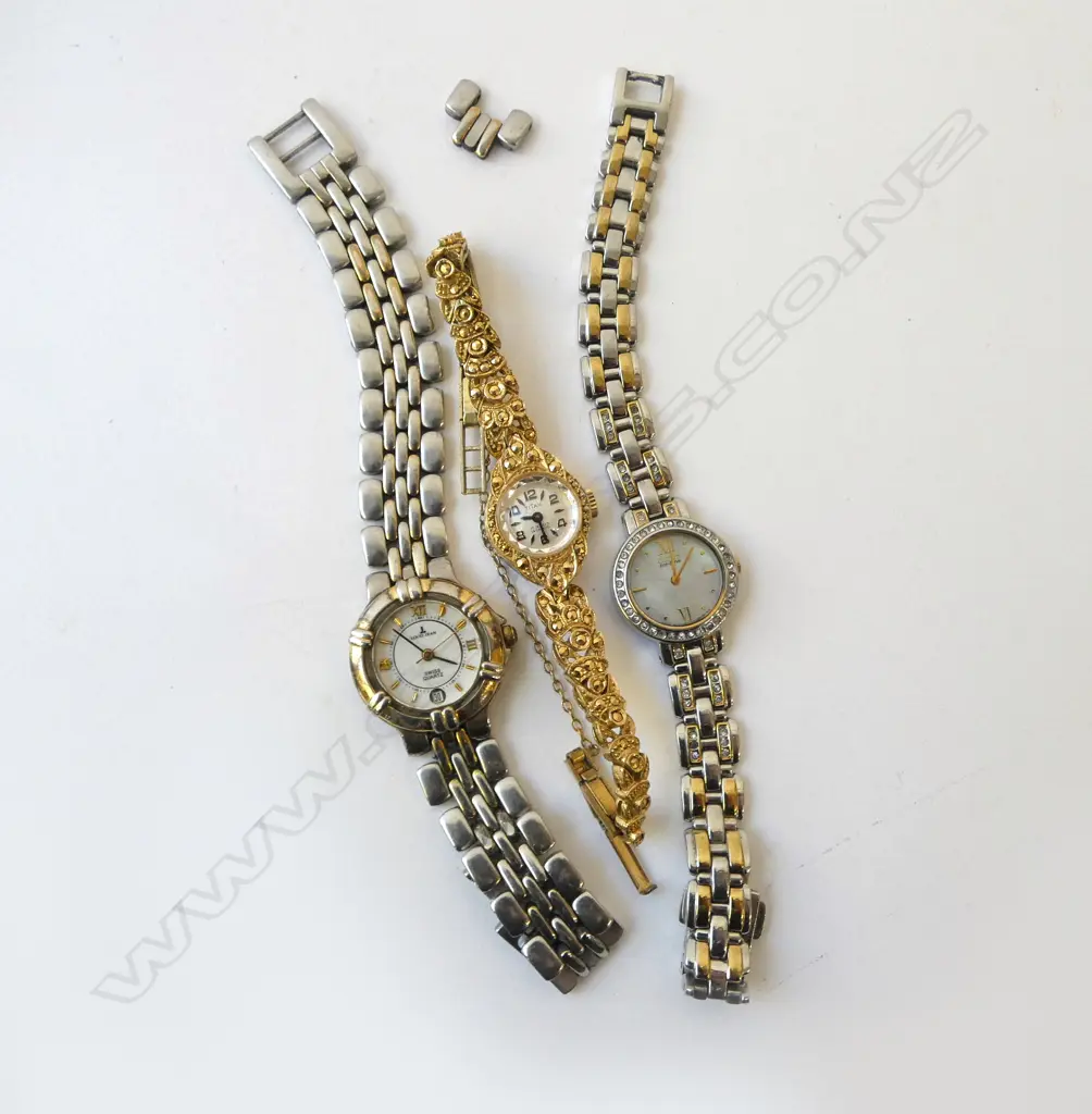 3 LADIES WRISTWATCHES; LOUISE JEAN, CITIZEN & TITAN Image 1++