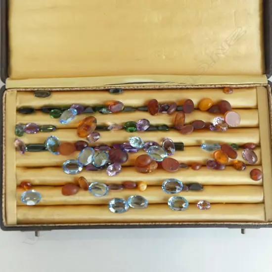 VINTAGE RING BOX of LOSE STONES; AMBER CABOCHONS various sizes & CUT GLASS/SYNTHETIC STONES various shapes & sizes