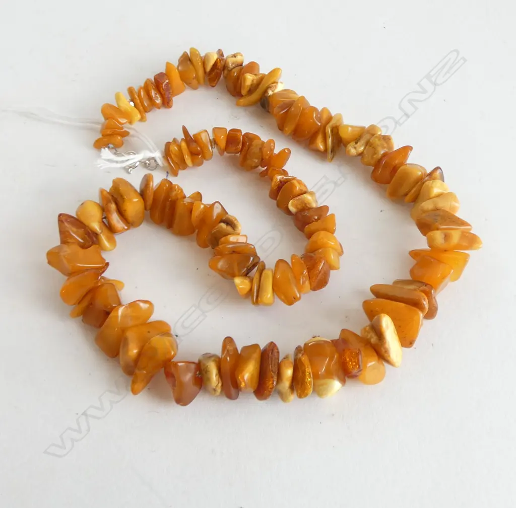 AMBER NECKLACE Image 1++