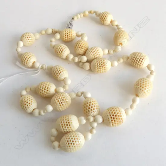 VINTAGE IVORY BEADED NECKLACE