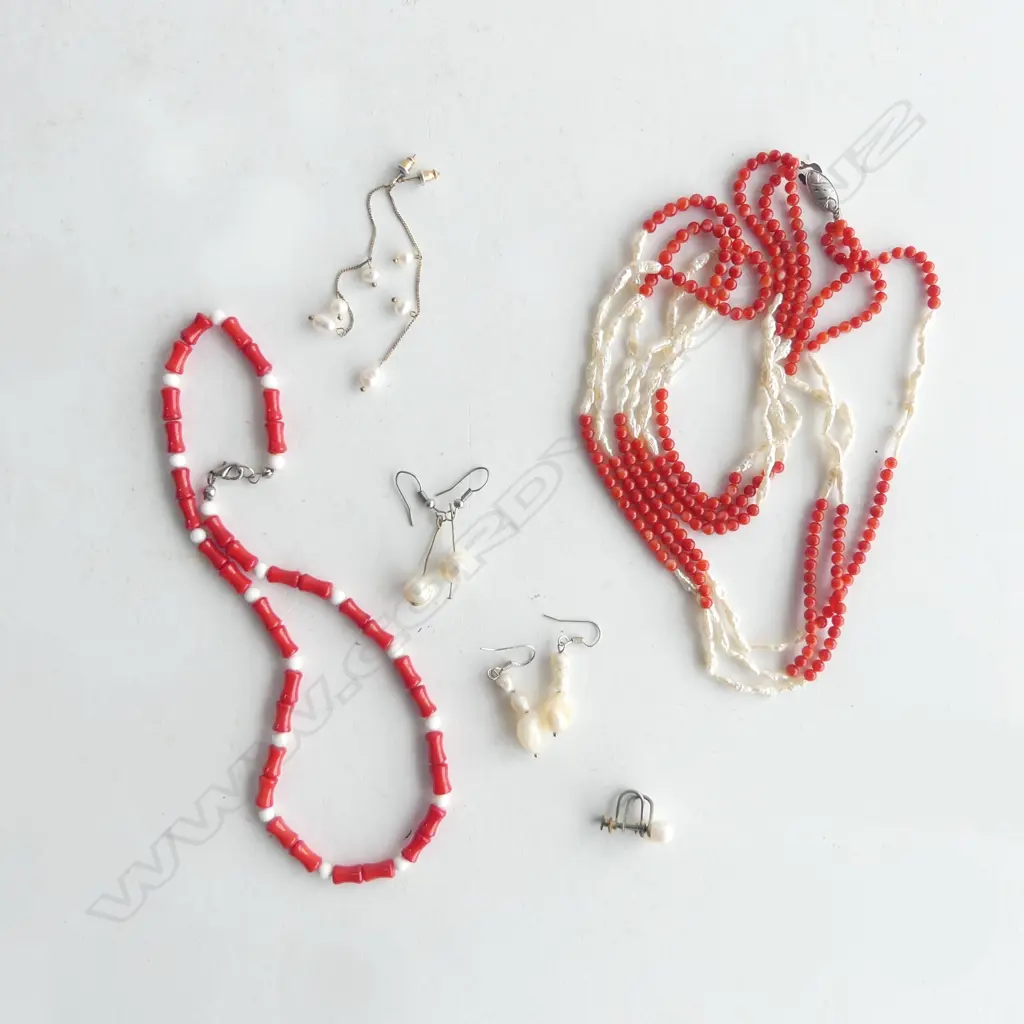 2 CORAL BEAD NECKLACES + 4 PRS PEARL EARRINGS Image 1++