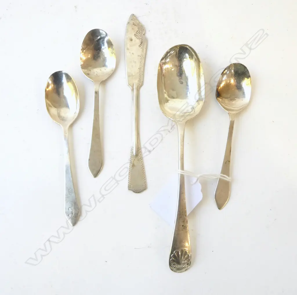 5 PCES OF SILVER CUTLERY, 75gms Image 1++