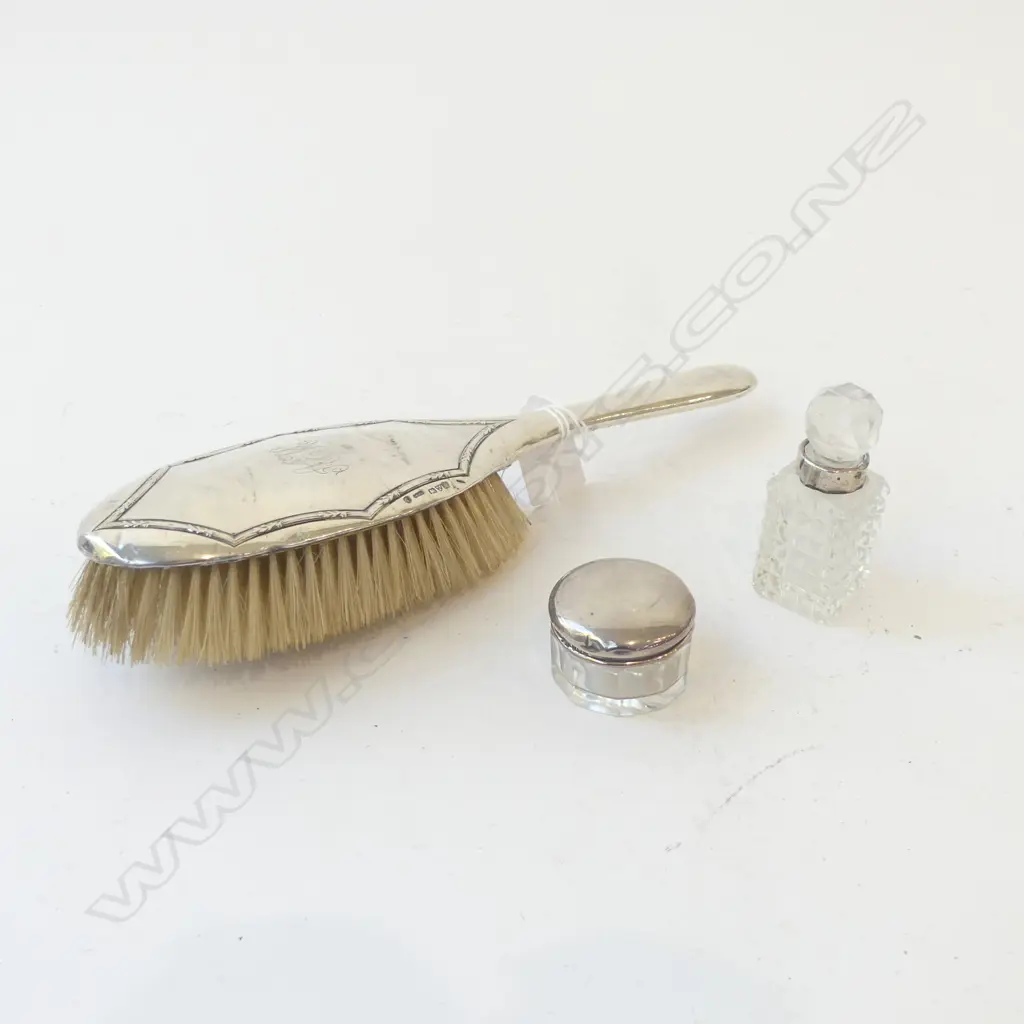 3 PCES STG SILVER; BRUSH & 2 CONTAINERS Image 1++