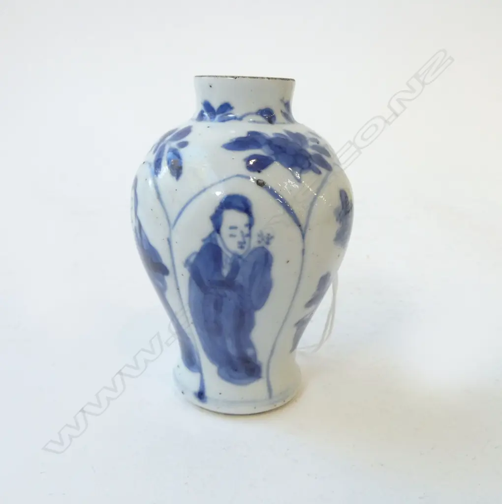 ANTIQUE B/W CHINESE PORCELAIN BALUSTER VASE, H.80mm Image 1++