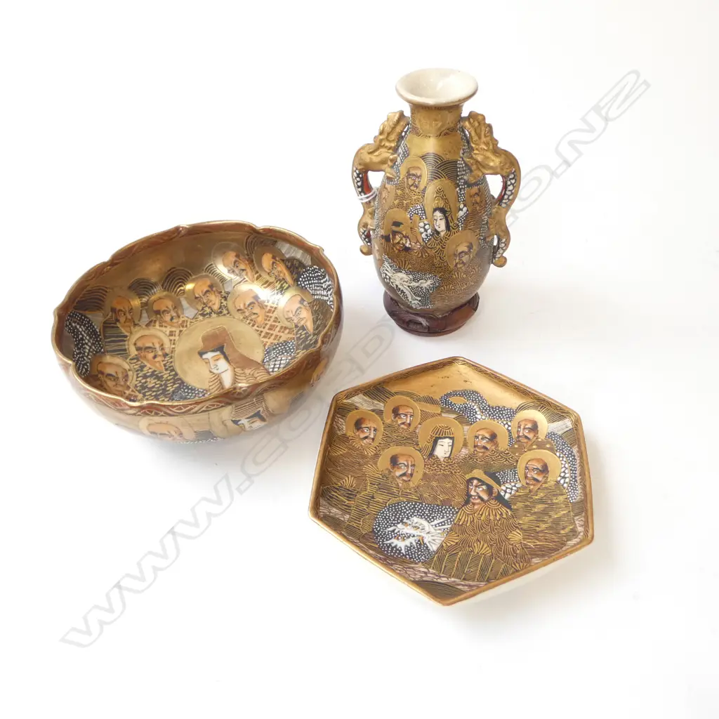 3 PIECES SATSUMA 'THOUSAND FACES'; DISH, BOWL & VASE H.135mm Image 1++