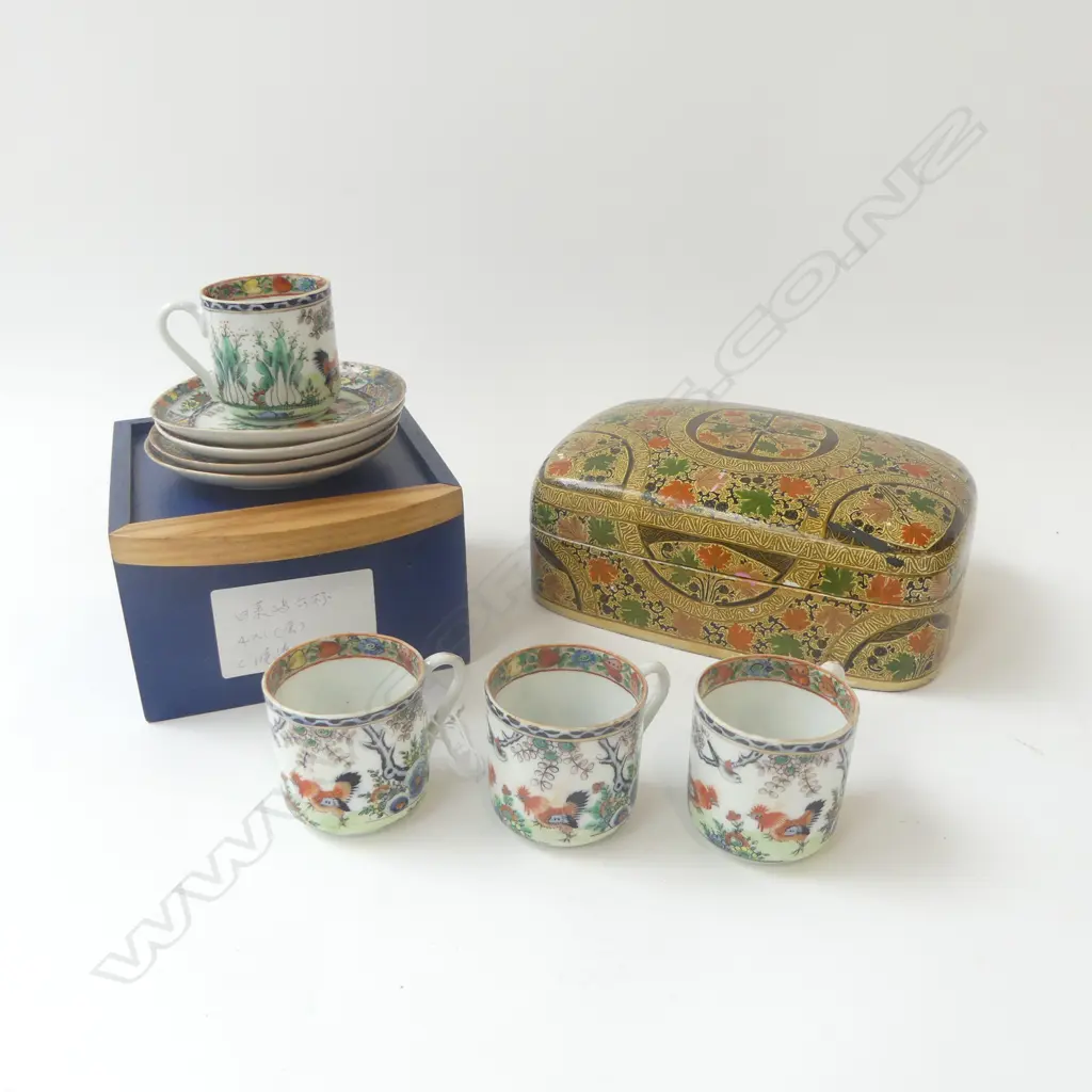 4 CHINESE C/S + 2 CONTAINERS W.205mm Image 1++