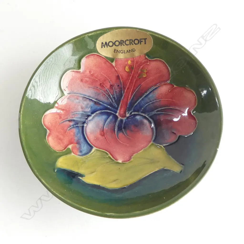 SMALL MOORCROFT DISH HIBISCUS PAT. Dia.95mm Image 1++