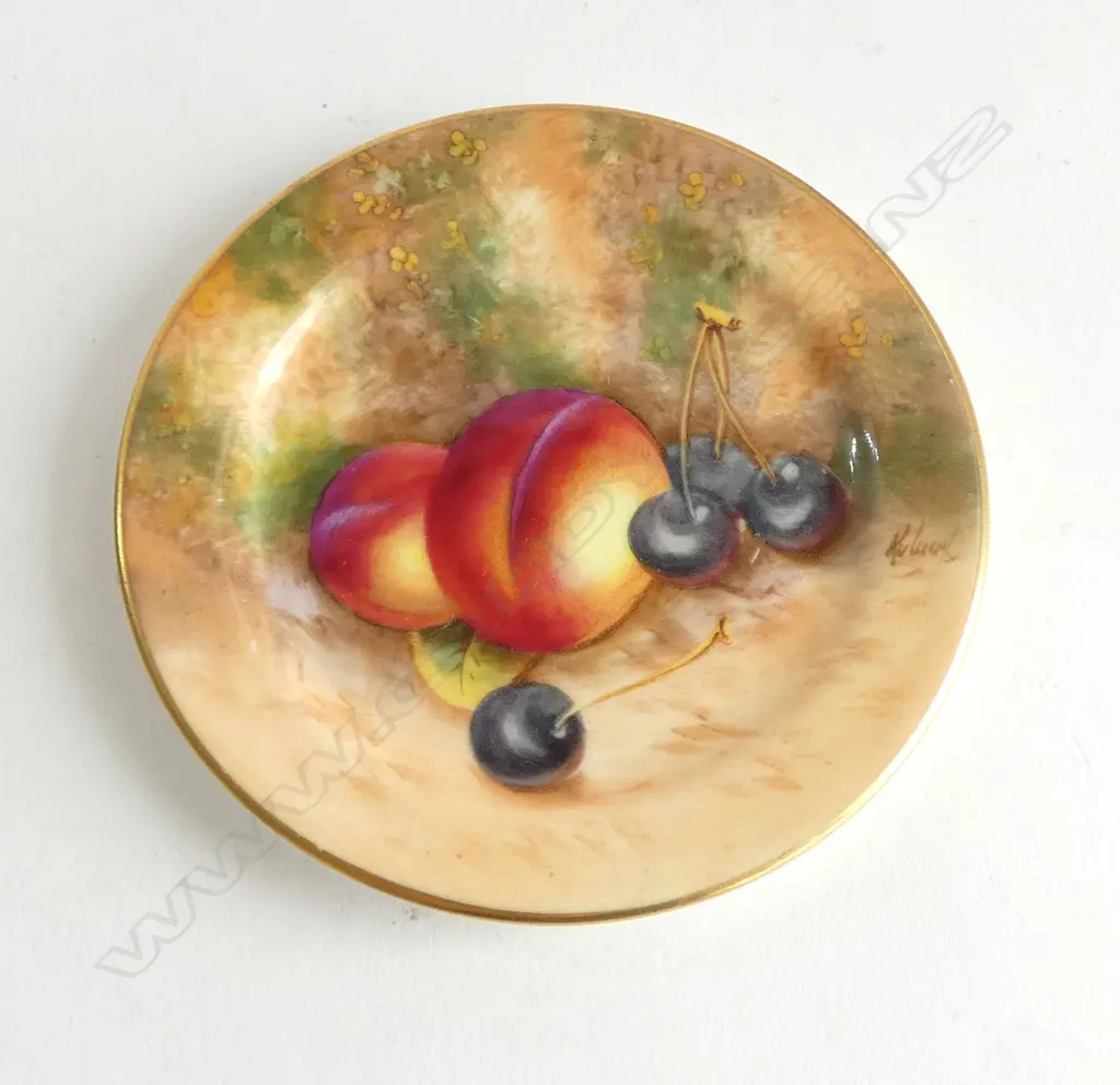 ROYAL WORCESTER HANDPAINTED PIN DISH; Signed, Dia.90mm Image 1++